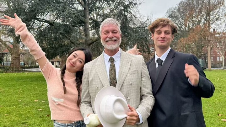 Aku bertemu seorang anak laki-laki yang keinginannya adalah agar ayahnya memanggil namanya sekali la