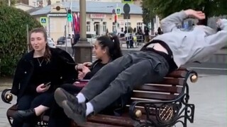 油 腻 但 很 优 雅