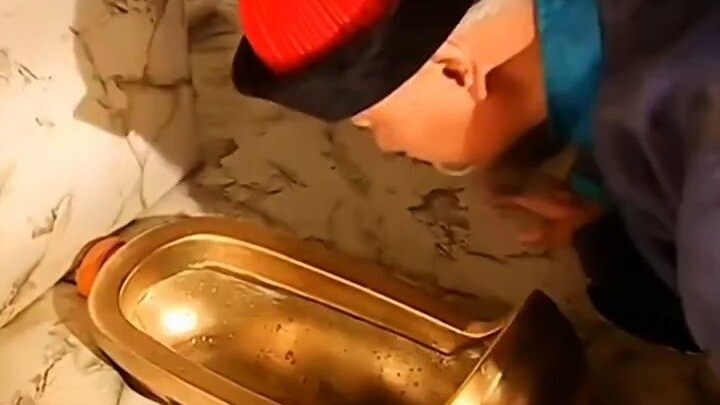 ปฏิกิริยาของขุนนางราชวงศ์ชิงเมื่อเห็นโถส้วมแบบกดน้ำครั้งแรกนี่โคตรเจ๋งเลย!