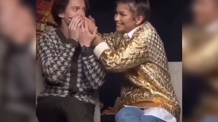 Zendaya forcibly mutes Tom Holland! Tom Holland, Zendaya, Tom Holland’s romance