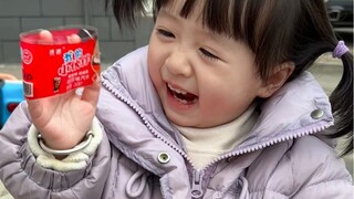 耍赖的样子像个小螃蟹