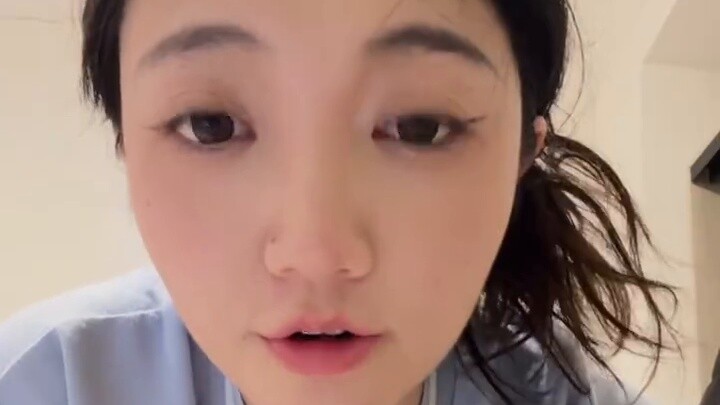 I learned 16 house dances in 3 days... The crispy social animal 2D is also trying hard