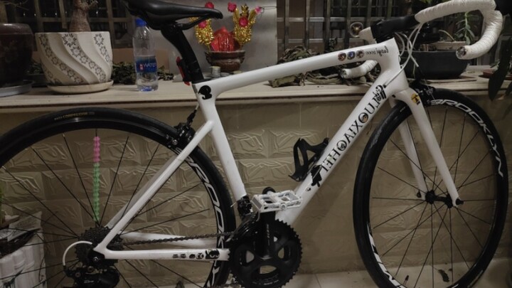 Dengan uang 3 yuan, mobil seharga 5.000 yuan bisa diubah menjadi hanya 500 yuan—pencuri pun geleng-g