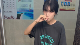 腼腆害羞内向社恐文静小女生