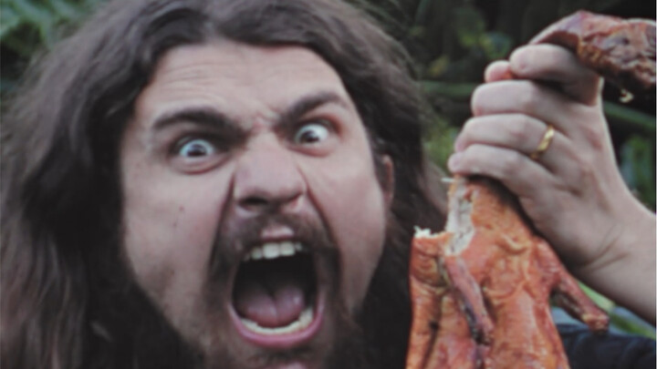 البطة الصفراء المشوية تؤدي أغنية "عدّ البط" بنسخة ميتال جنونية من قبل أجانب!