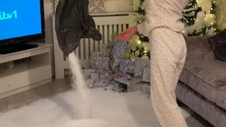打造圣诞客厅雪地