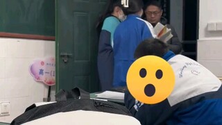 Cuộc sống của cô gái trung học