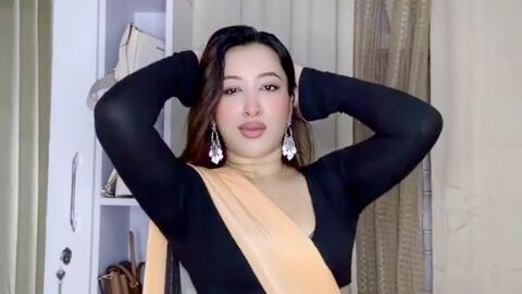 Nepali Girl Bold and Viral Dance