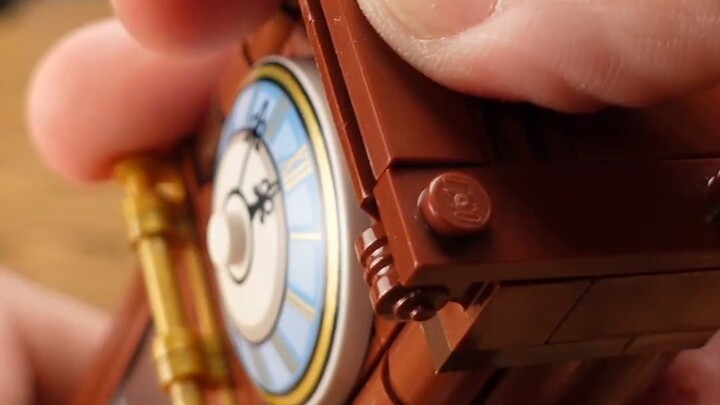 Cara membuat jam kakek antik LEGO dengan LEGO MOC yang bersuara asli