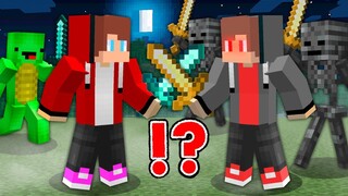 Scary DARK JJ vs JJ and Mikey Battle in Minecraft Challenge - Maizen Mizen JJ and Mikey