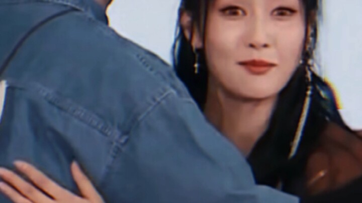 กอดฉันมั้ย? ไช่ ซูคุน/ไป่ลู่