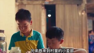 兄弟两在大山里打工赚钱，目的竟是为了买手机！