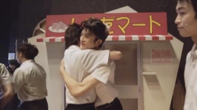 [Haikyuu!! Stage Play/Usagi Aka] Watch this hug a billion times!