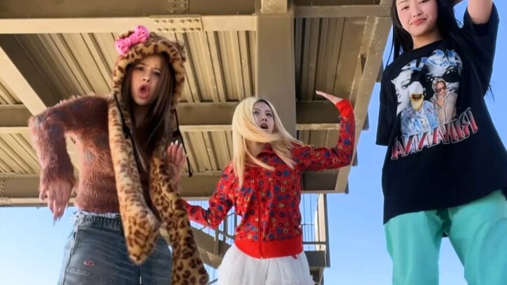 It’s all about the moves 👽💙🛸💫