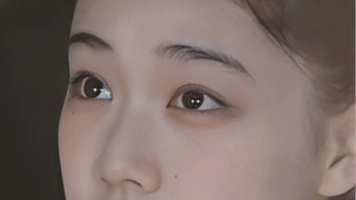 Average features yet stunning looks—why is the Creator so unfair?