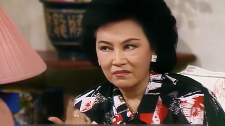 Dia membiarkan wanita itu pergi terlebih dahulu, namun dia malah diserang dan dihina olehnya. Akting