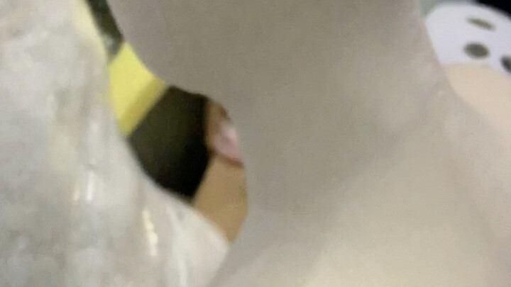 في هذا العمر العاجز، كسرت أول دمية لي