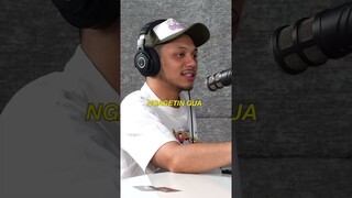 BEDANYA ORANG KAGETAN DAN TAKUTAN
