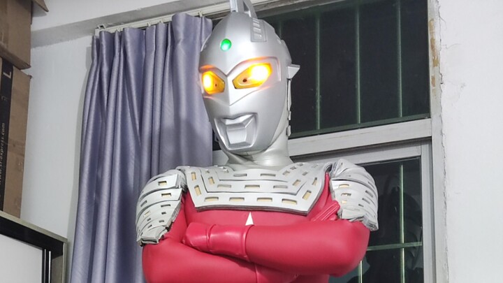 My favorite Showa Ultraman, Ultra Seven leather case to try out