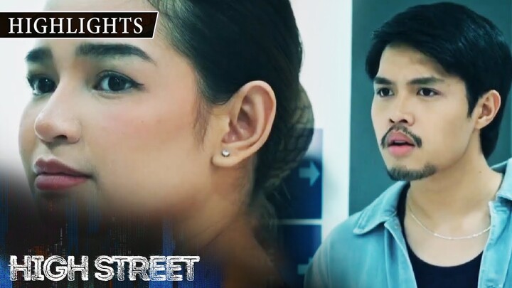 Roxy notices Archie in the hospital where she works | High Street (w/ English Subs)