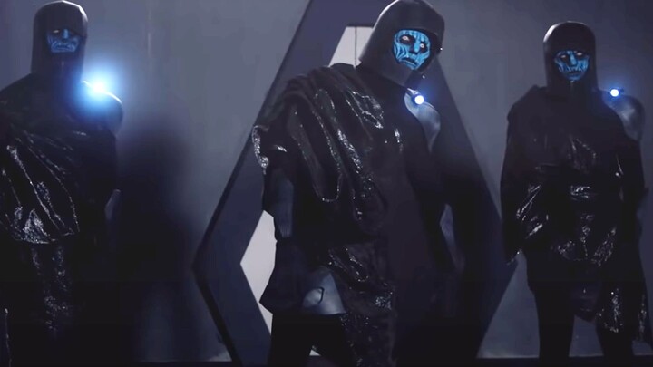 ปี 2117 มนุษย์สูญพันธุ์ 500 ปีต่อมาเอเลี่ยนมาถึง ปลุกมนุษย์คนสุดท้ายให้ฟื้นคืนชีพ [แฟนไซไฟ] ภาพยนตร์