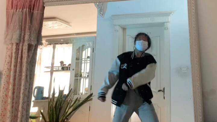 Why do I look so silly after I permed my feet? Hahahaha Booty hot foot dance ~ 👔 AHPH