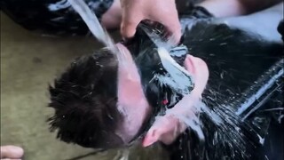 تدريب الجنود على التكيف الوحشي قبل الغوص