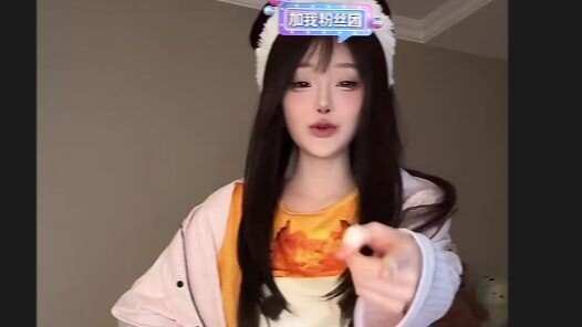 Yu Meng knew he'd lose the PK, so he specially wore a nice outfit to show off his social dance moves