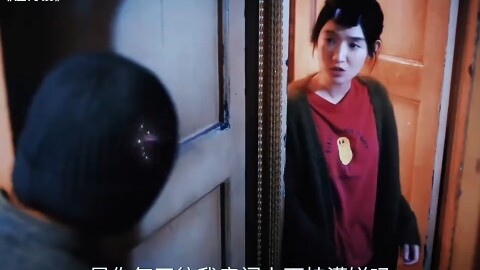 สาวขี้กินจัดเต็มกับขนมปังไส้ทะลักจากเพื่อนร่วมห้อง