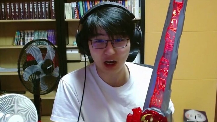 "瓶皇我啊，曾经可是剑士啊。"