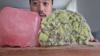 ASMR Semicircle Shaped Kiwi Ice Cream & Cassis Ice Cream Block🍡🍨🧊 - Eating Sounds