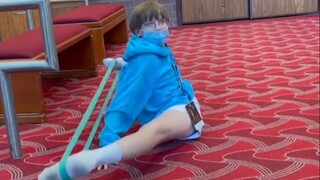 舞蹈男孩软开练习