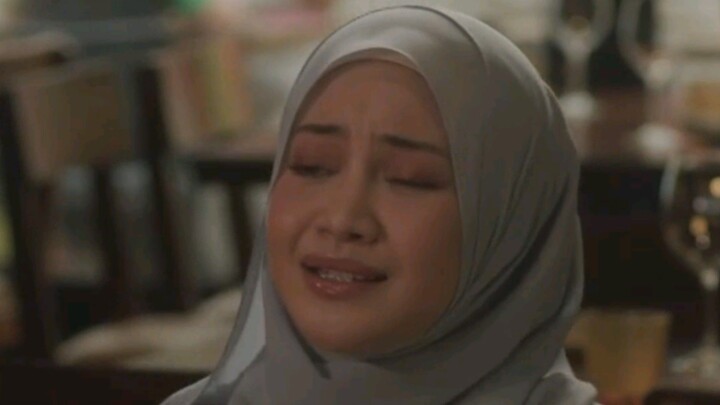 Daiyan Trisha : 🙈🧥✨4