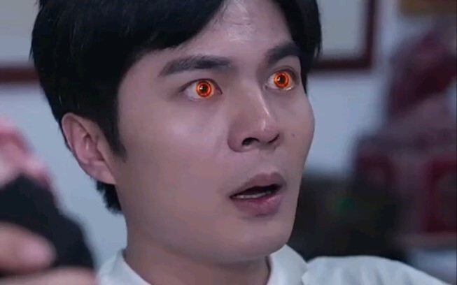 The young man claims he has X-ray vision, but the beautiful female boss doesn’t believe him and insi
