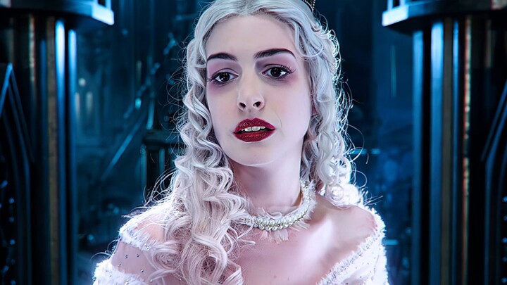All the Red Queen has ever wanted is a single acknowledgment and apology from the White Queen!