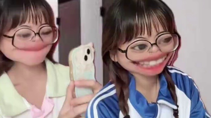 ความลับของห้องน้ำ เมื่อเด็กน้อยเดินเข้ามาในห้องน้ำเพื่อตามหาใครสักคน