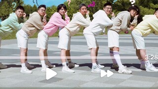 TWICE-What is Love? 9 male question mark dance! 520 Love has only one orientation, which is the dire