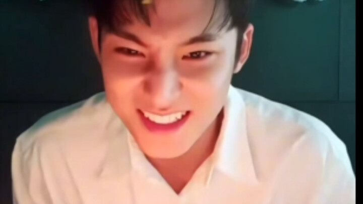 【SEVENTEEN】Guess why he looks so miserable haha
