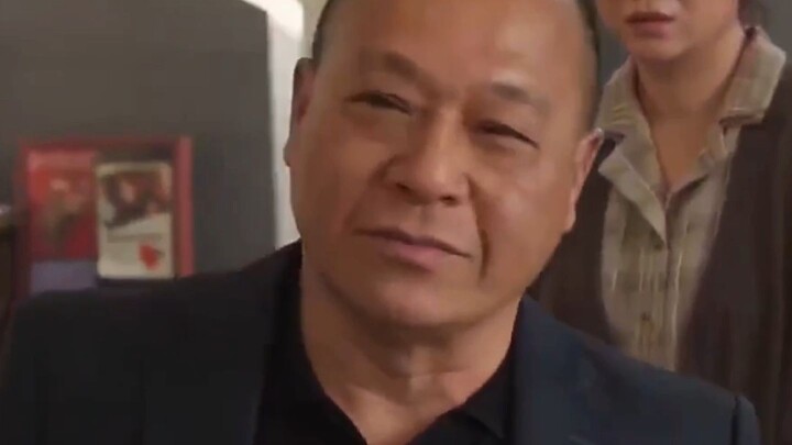 Bề ngoài dữ dằn nhưng nội tâm lại dịu dàng, anh Chí Hùng đã bị người mẹ đơn thân bán bánh sủi cảo là