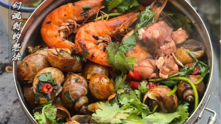 Makanan lezat muncul