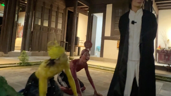 大师说，这世界是多元的，所以他转身就降服了一群天线宝宝