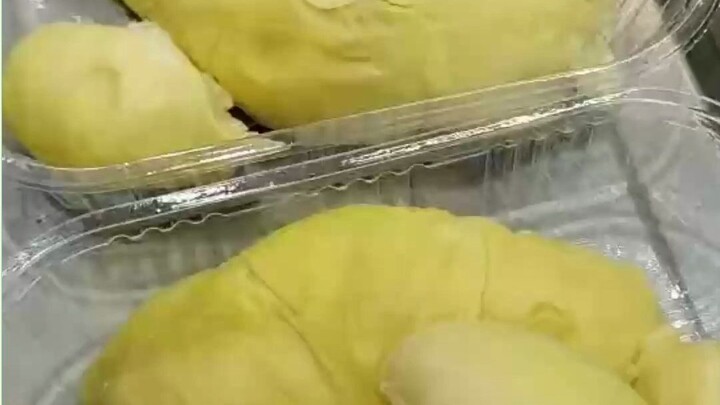 It’s not that I’m broke—there’s a good reason why durian is so expensive!