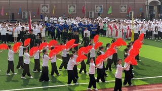الدورة الرياضية السابعة عشرة لأكاديمية الصين للمسرح، حيث قدمت مجموعة المدرسة الثانوية التابعة لها عر