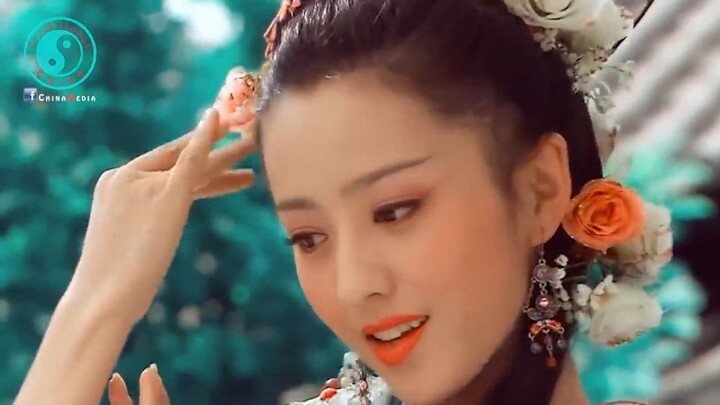 Tong Li 童麗 • Beautiful Chinese Song 梅花夢 [Traditional China]