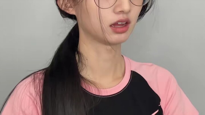 How Awesome Is It When You’re “Not That Close” With Your Roommate?