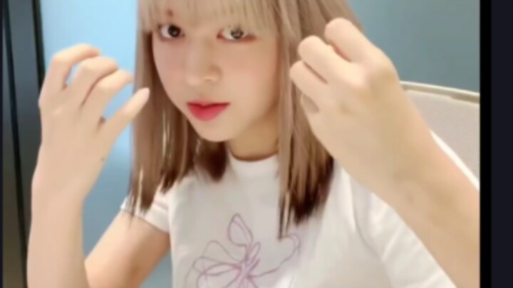 ครูลิลลี่สอนเต้น "ฉันกินบาลาบาลา" (ท่าเต้นนี้ค่อนข้างน่ากลัว)