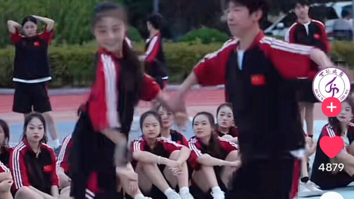 TikTok "Phong thái thanh xuân đặc biệt của những người theo tiêu chuẩn quốc gia" khiến netizen nước 