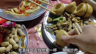 Today, watch how I outsmart and outmaneuver my opponent at this feast!