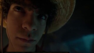 The little boy gained the superpower of stretching his body freely just because he ate a rubber frui