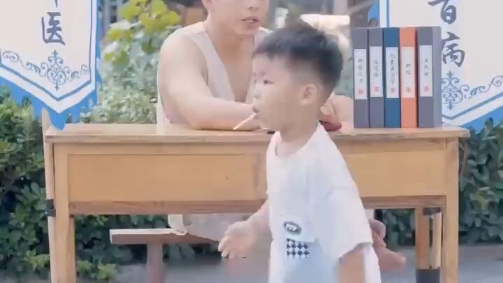 หนุ่มบ้านนอกลงเขาตามสัญญา วิชาแพทย์ทำตะลึงทั้งงาน ผงาดเป็นหมอเทวดาหนุ่ม